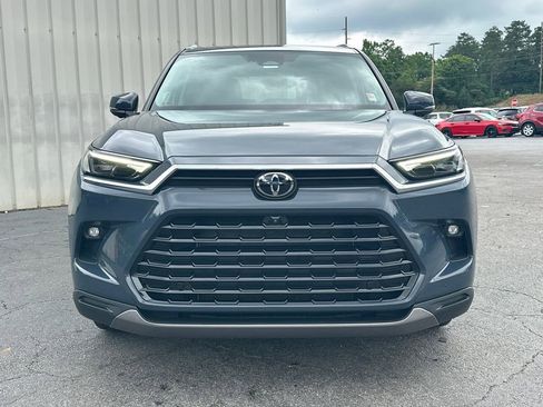 Used 2024 Toyota Grand Highlander FWD image 3
