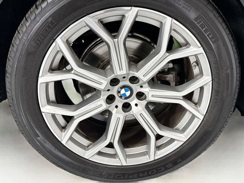 Used 2022 BMW X7 xDrive40i w/ Executive Package AWD/4WD image 32