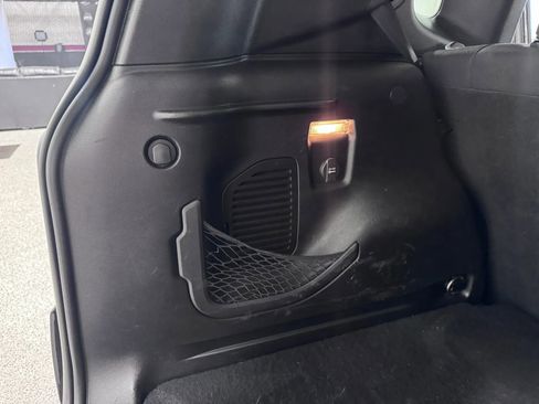 Used 2015 Jeep Renegade Latitude w/ Cold Weather Group II AWD/4WD image 18