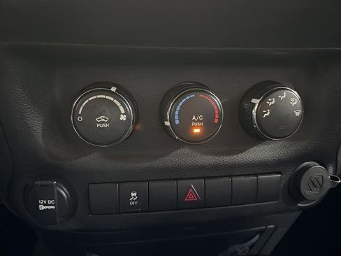 Used 2017 Jeep Wrangler Unlimited Sport w/ Connectivity Group AWD/4WD image 20