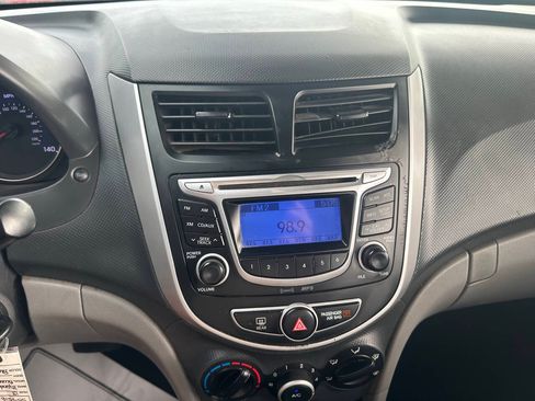 Used 2013 Hyundai Accent GLS FWD image 13