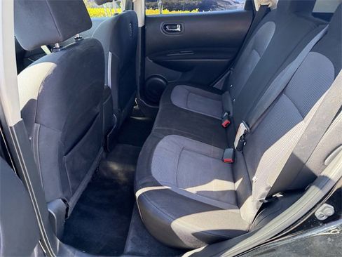 Used 2013 Nissan Rogue SV image 21