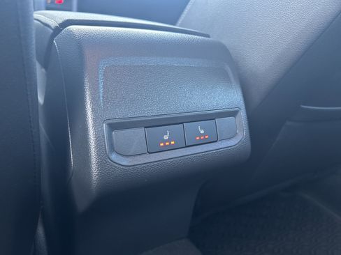 Used 2025 Volkswagen Jetta SEL image 13