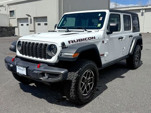Used 2026 Jeep Wrangler Unlimited Rubicon AWD/4WD image 3