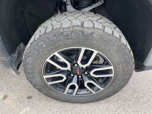 Used 2026 GMC Sierra 1500 AT4 w/ AT4 Premium Package AWD/4WD image 9