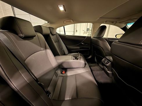 Used 2022 Lexus ES 350 w/ Premium Package image 32