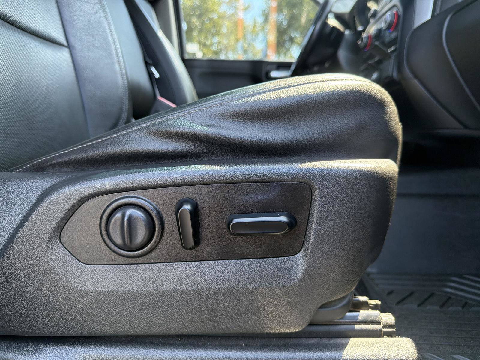 Used 2020 Chevrolet Silverado 2500 LTZ AWD/4WD image 39