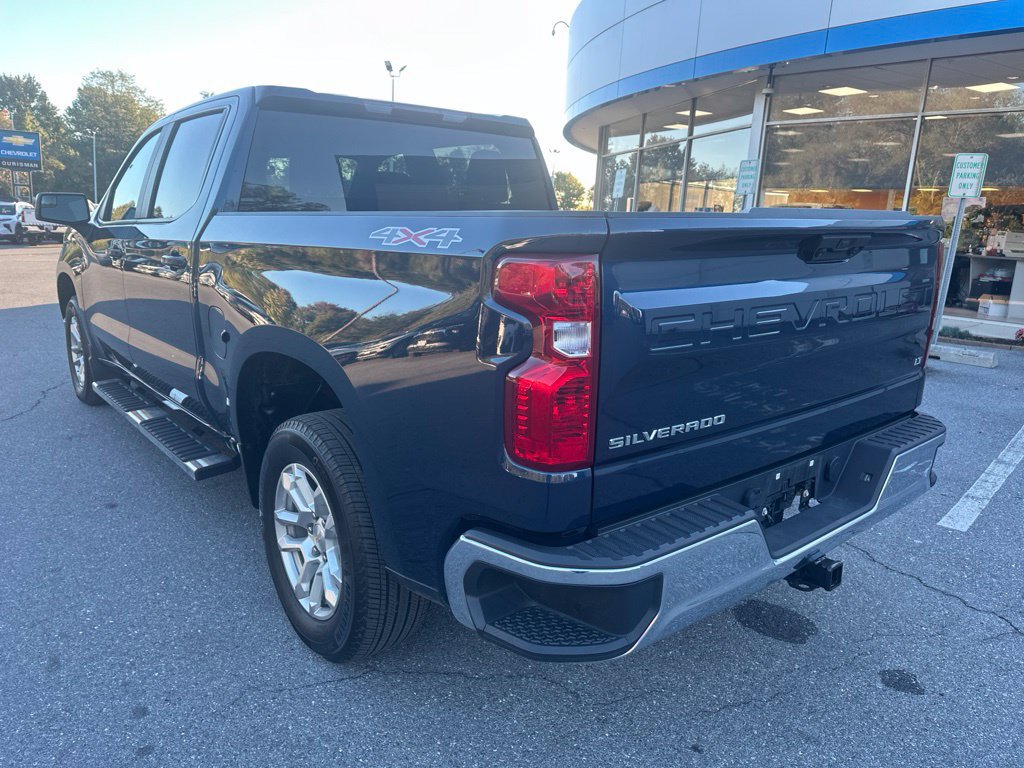 Used 2023 Chevrolet Silverado 1500 LT AWD/4WD image 7