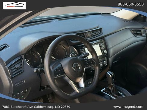 Used 2020 Nissan Rogue SV image 15