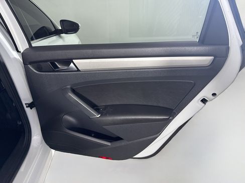 Used 2020 Volkswagen Passat 2.0T SE image 28