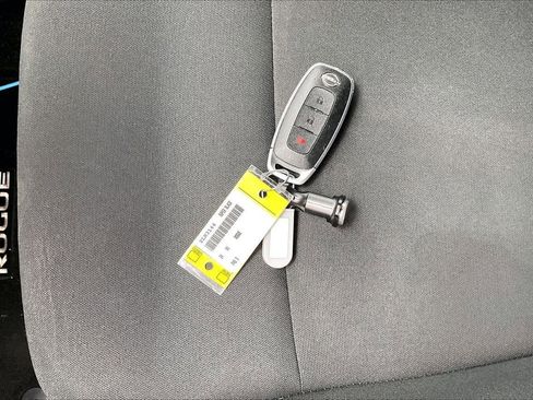 Used 2024 Nissan Rogue S FWD image 32