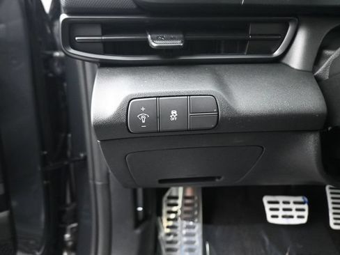 Used 2026 Hyundai Elantra Sport FWD image 18