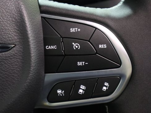 New 2026 Chrysler Pacifica Select image 30