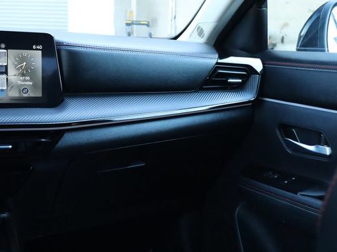 Used 2025 Nissan Kicks SR FWD image 34