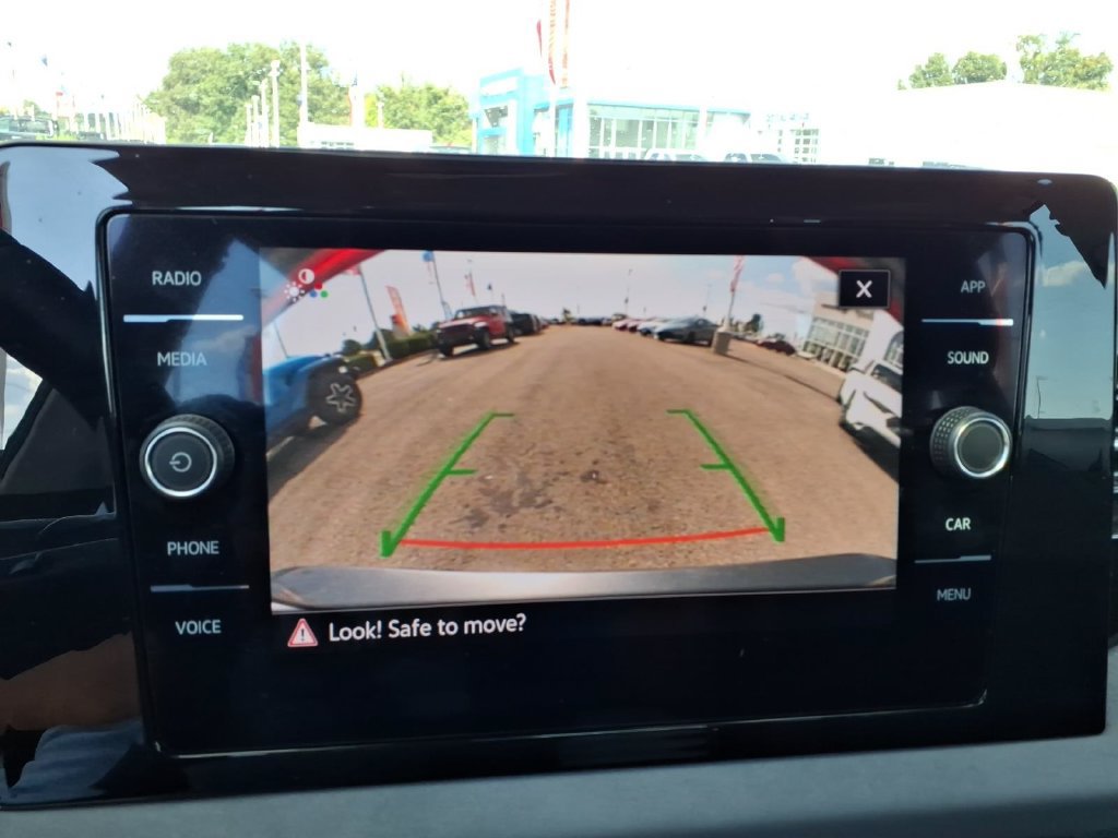 Used 2025 Volkswagen Jetta SE FWD image 16