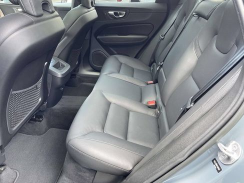 Used 2023 Volvo XC60 B5 Plus w/ Climate Package AWD/4WD image 17
