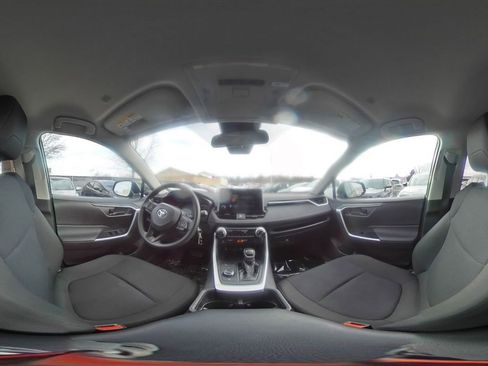 Used 2025 Toyota RAV4 LE image 41