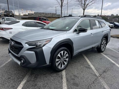 Certified 2025 Subaru Outback Limited image 3