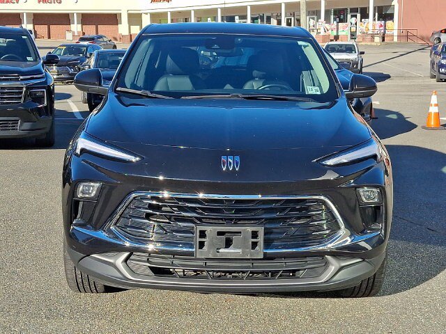 Used 2024 Buick Encore GX Preferred AWD/4WD image 2