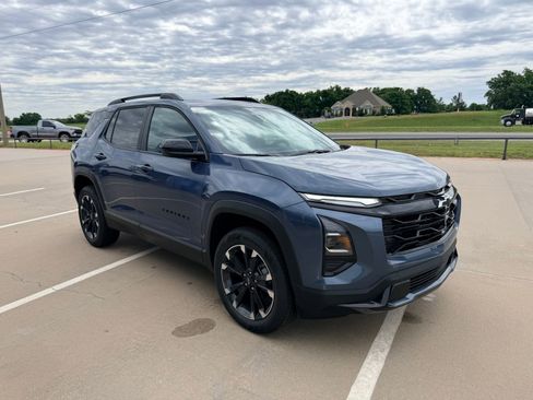 New 2026 Chevrolet Equinox RS w/ Convenience Package III FWD image 4