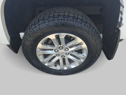 Used 2017 GMC Canyon SLT w/ Driver Alert Package AWD/4WD image 32