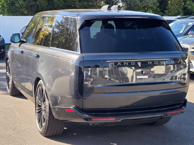 Used 2025 Land Rover Range Rover SE AWD/4WD image 7