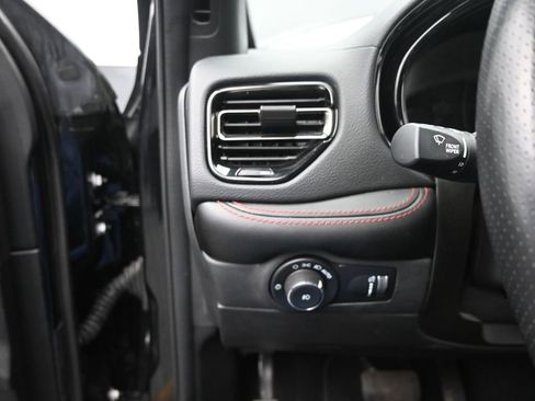 Used 2023 Dodge Durango GT image 35