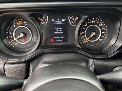 Used 2025 Jeep Wrangler Unlimited Sport AWD/4WD image 40