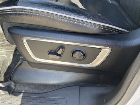 Certified 2025 RAM 1500 Laramie image 12