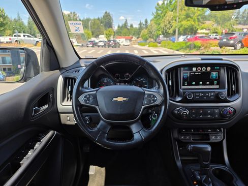 Used 2015 Chevrolet Colorado Z71 AWD/4WD image 12