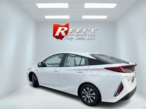 Used 2020 Toyota Prius Prime LE image 27