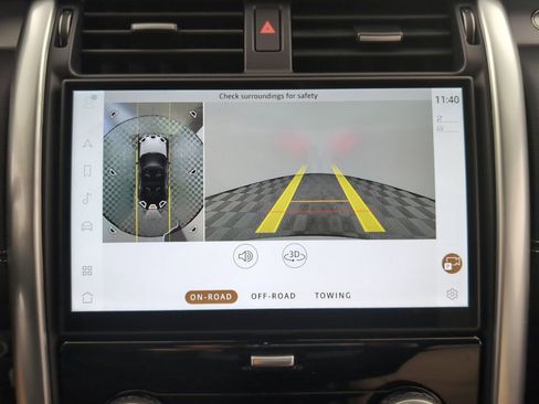 Used 2025 Land Rover Discovery Dynamic SE image 24