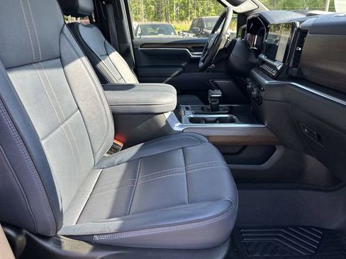 Certified 2025 Chevrolet Silverado 1500 High Country w/ Technology Package image 14