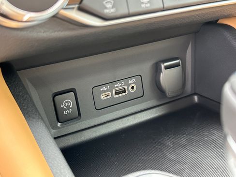 New 2025 Nissan Sentra SV w/ SV Premium Package image 31