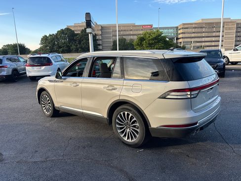 Certified 2024 Lincoln Aviator AWD w/ Premium Package image 5