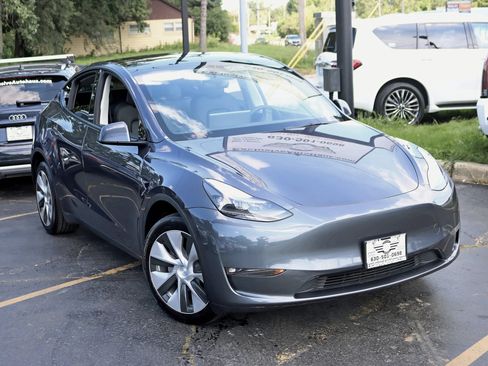 Used 2023 Tesla Model Y Long Range AWD/4WD image 7