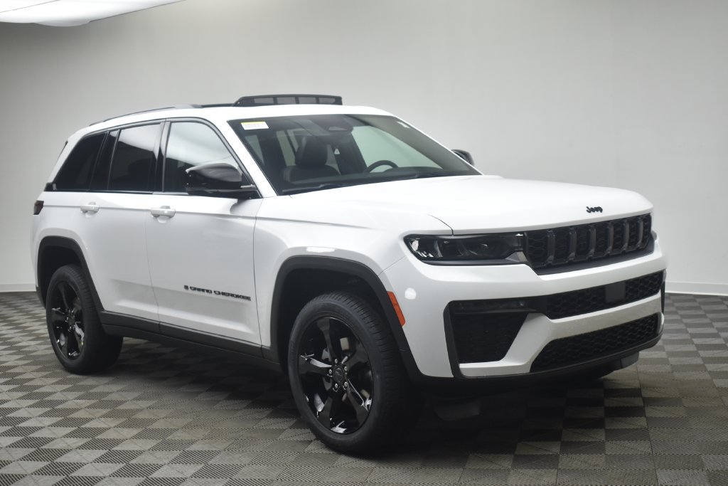 New 2027 Jeep Grand Cherokee Limited AWD/4WD image 3