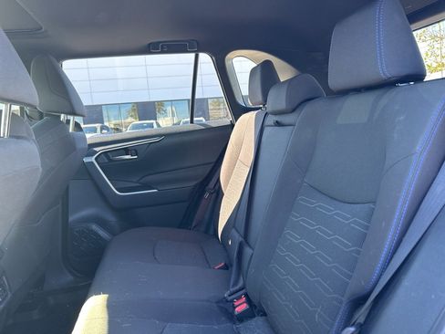 Used 2024 Toyota RAV4 SE image 3