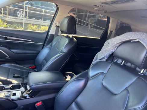 Certified 2024 Kia Telluride S w/ S Sunroof Package FWD image 13
