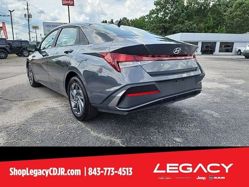 Used 2024 Hyundai Elantra SEL image 9