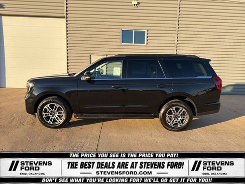 New 2026 Ford Expedition Active RWD image 3