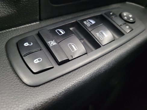 Used 2018 RAM 1500 Express w/ Express Value Package image 27