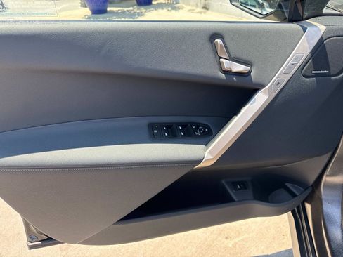 Used 2025 BMW iX xDrive50 w/ Convenience Package image 17