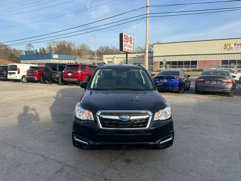 Used 2018 Subaru Forester 2.5i Premium w/ All-Weather Package AWD/4WD image 8