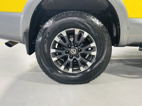 Used 2018 Nissan Titan PRO-4X w/ Pro-4x Convenience Package image 10