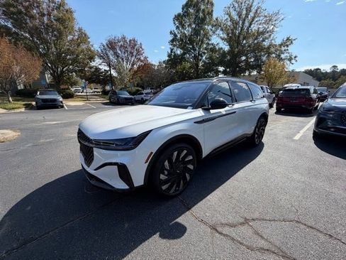 New 2026 Lincoln Nautilus Reserve w/ Jet Appearance Package image 3