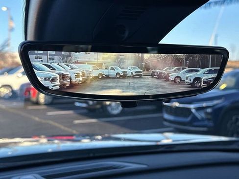 Used 2025 Chevrolet Traverse Z71 w/ Enhanced Driving Package image 36