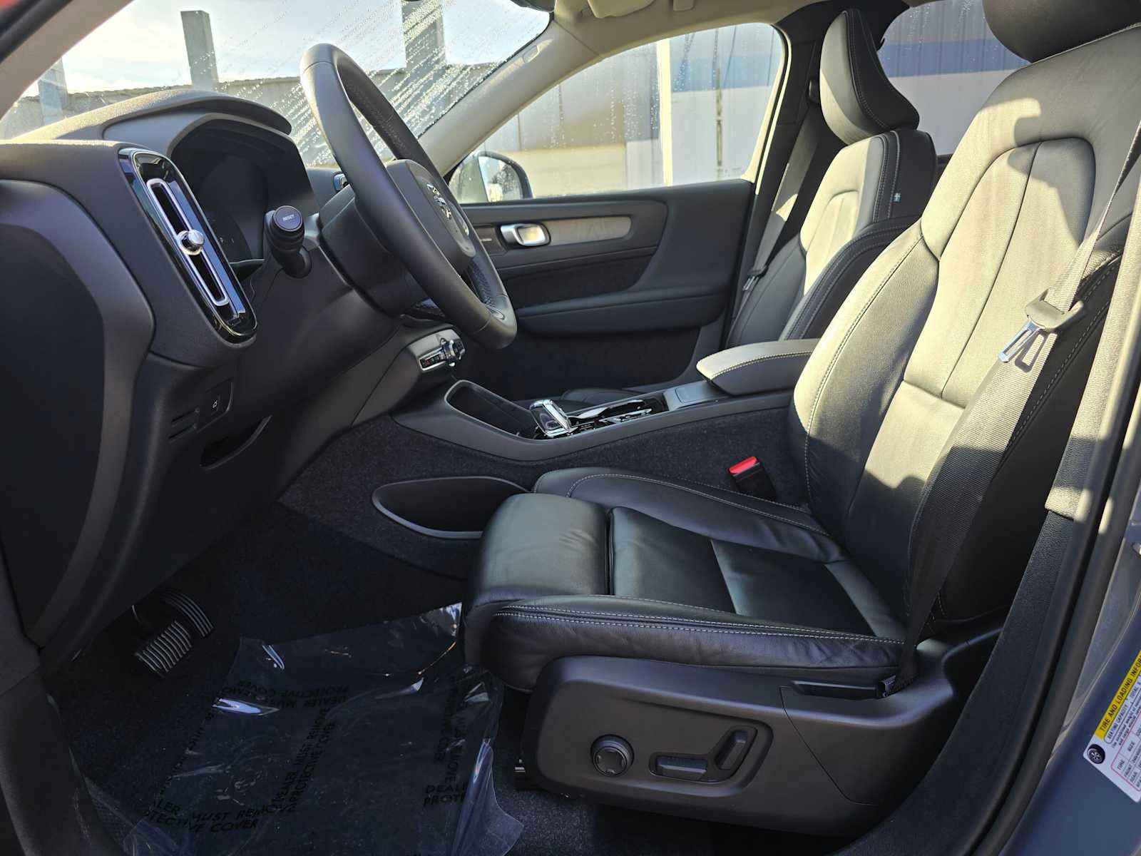 Certified 2023 Volvo XC40 B5 Ultimate w/ Protection Package Premier AWD/4WD image 20