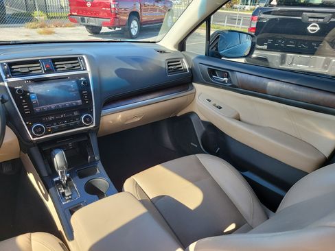 Used 2018 Subaru Outback 3.6R Limited image 18