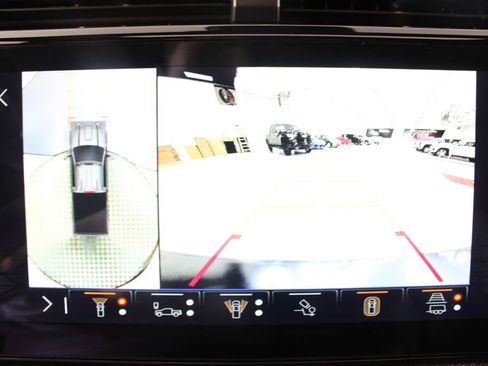 Used 2025 GMC Sierra 2500 AT4 w/ AT4 Premium Plus Package AWD/4WD image 5